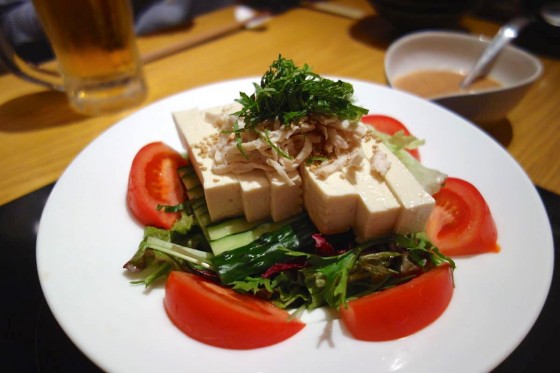 島豆腐のサラダ
