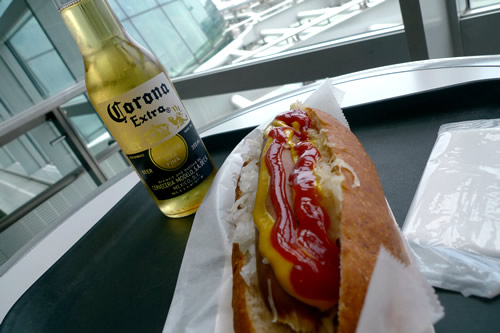 羽田空港でビール！