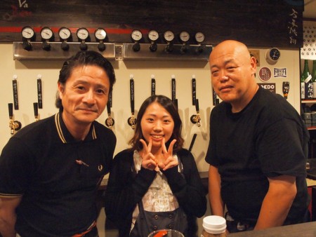 オーナーの岩崎さん(左)と、料理人の前川さん(右)