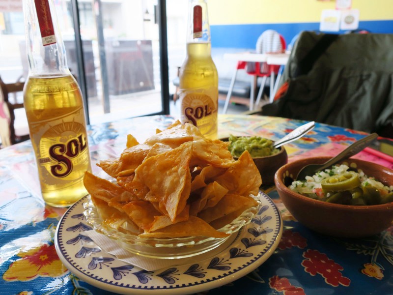 メキシカンフード ドスマノス