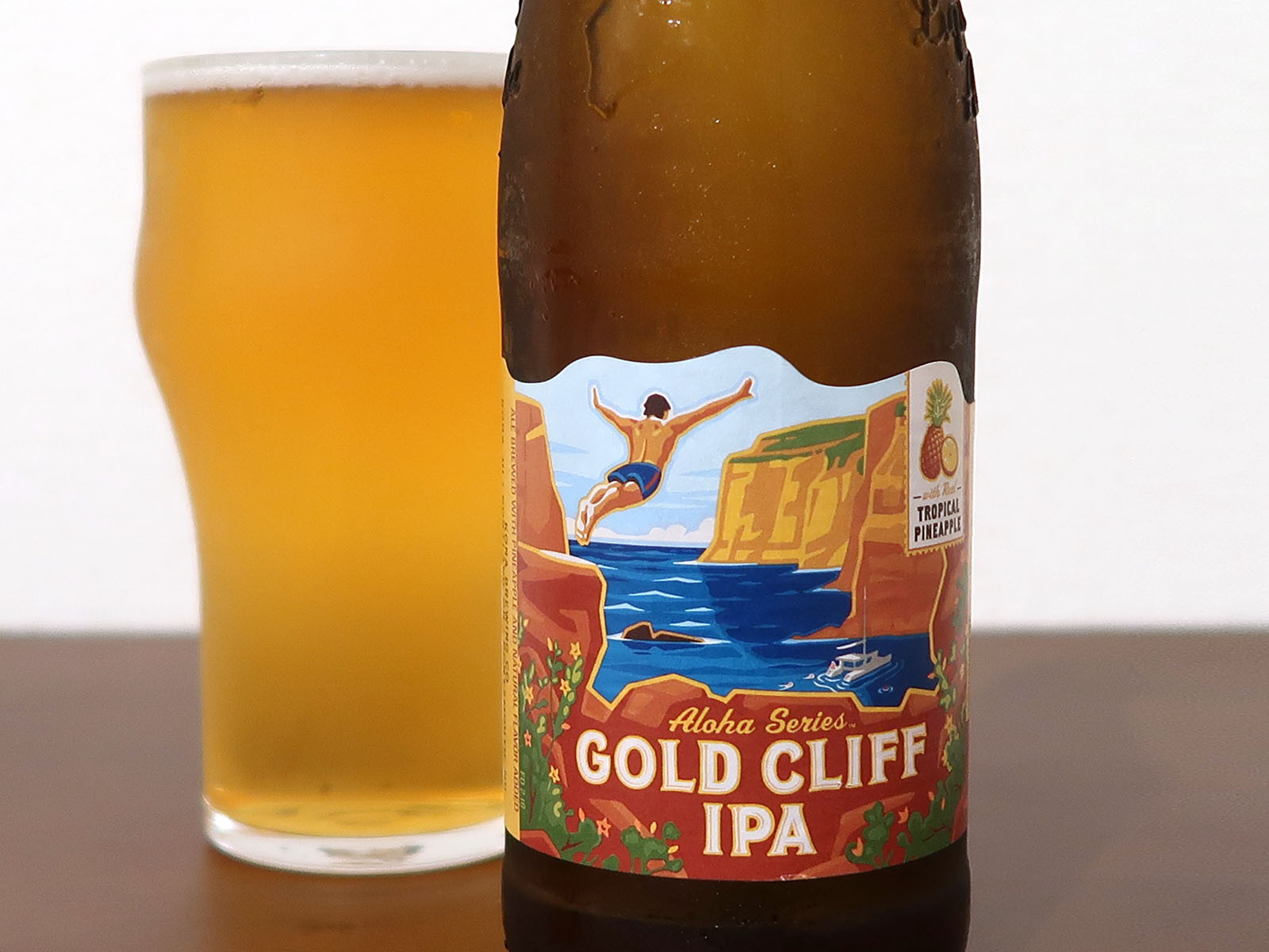 ハワイ Kona Brewing Co. GOLD CLIFF IPA