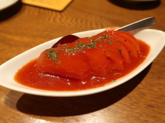 トマトソースで食べる冷やしトマト（480円）