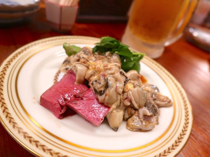 豚ハツと生牡蠣の青唐タルタル（850円）