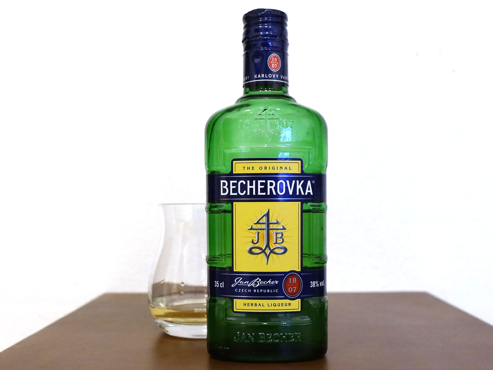 チェコの養命酒？ 蒸留酒「Becherovka（ベヘロフカ）」
