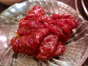 香川・高松「ジンギスカン 頂」で生で食べられるジンギスカン＆ジンギスカンユッケ