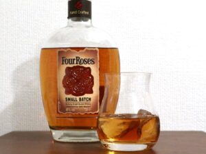 FOUR ROSES SMALL BATCH フォアローゼス スモールバッチ