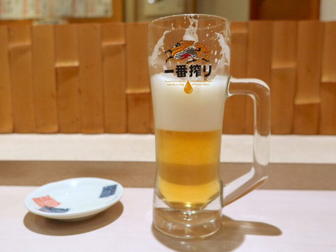 「仙令鮨 仙台駅1階店」のビールは一番搾り