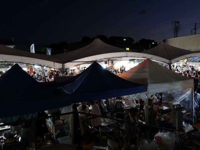 夜も盛り上がってます