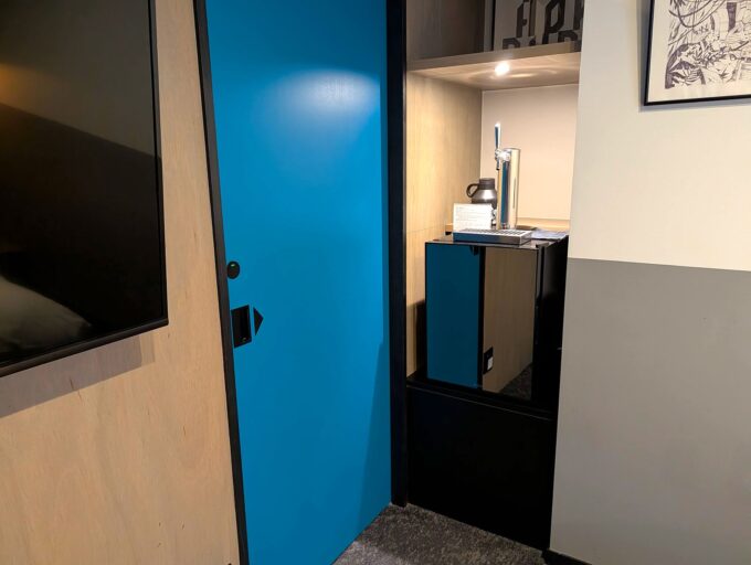 部屋に入ると…