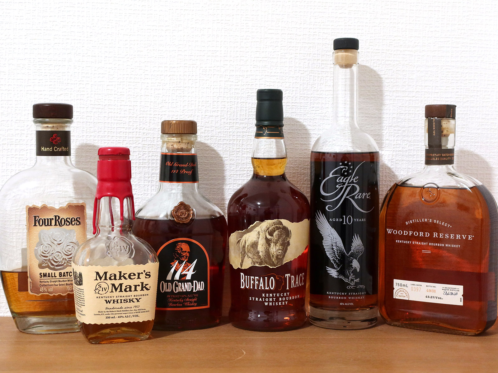 バーボンの沼! メーカーズマーク、バッファロートレース、フォアローゼズ… 5つのバーボンを飲み比べ