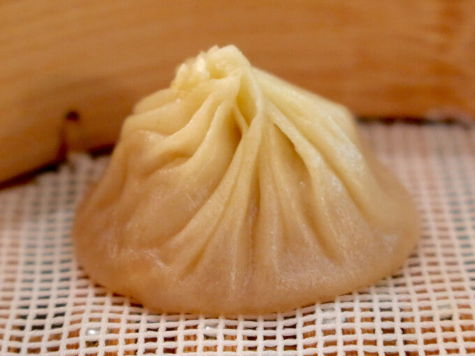 見事な薄皮小籠包
