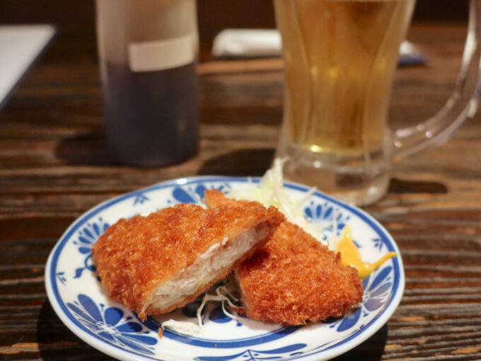 お通しはアジフライ