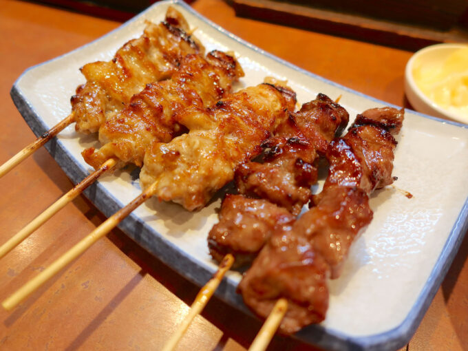 せせり（1本231円）、かしら（1本187円）