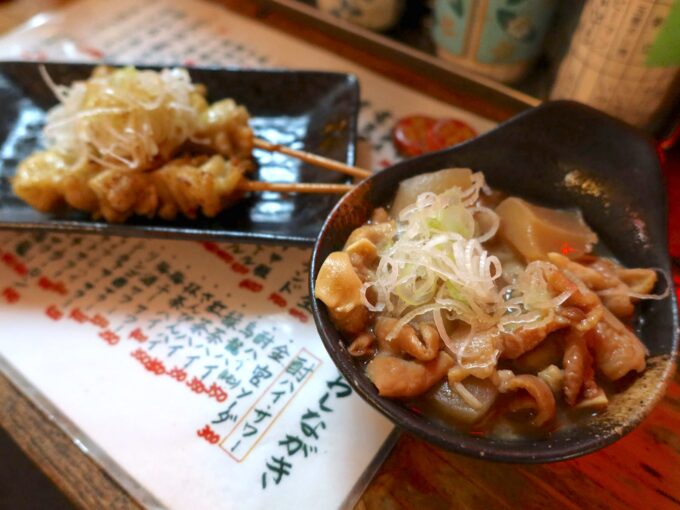 鶏皮ポン酢ともつ煮込み