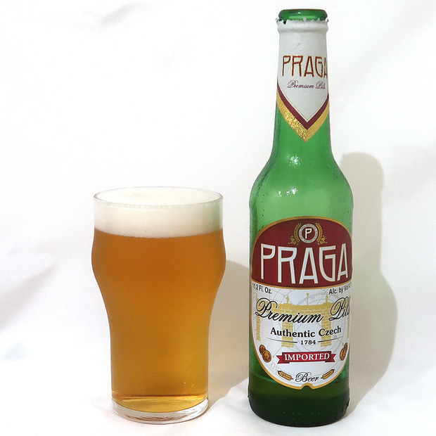 チェコ Praga Premium Pils（プラハ プレミアム ピルス）